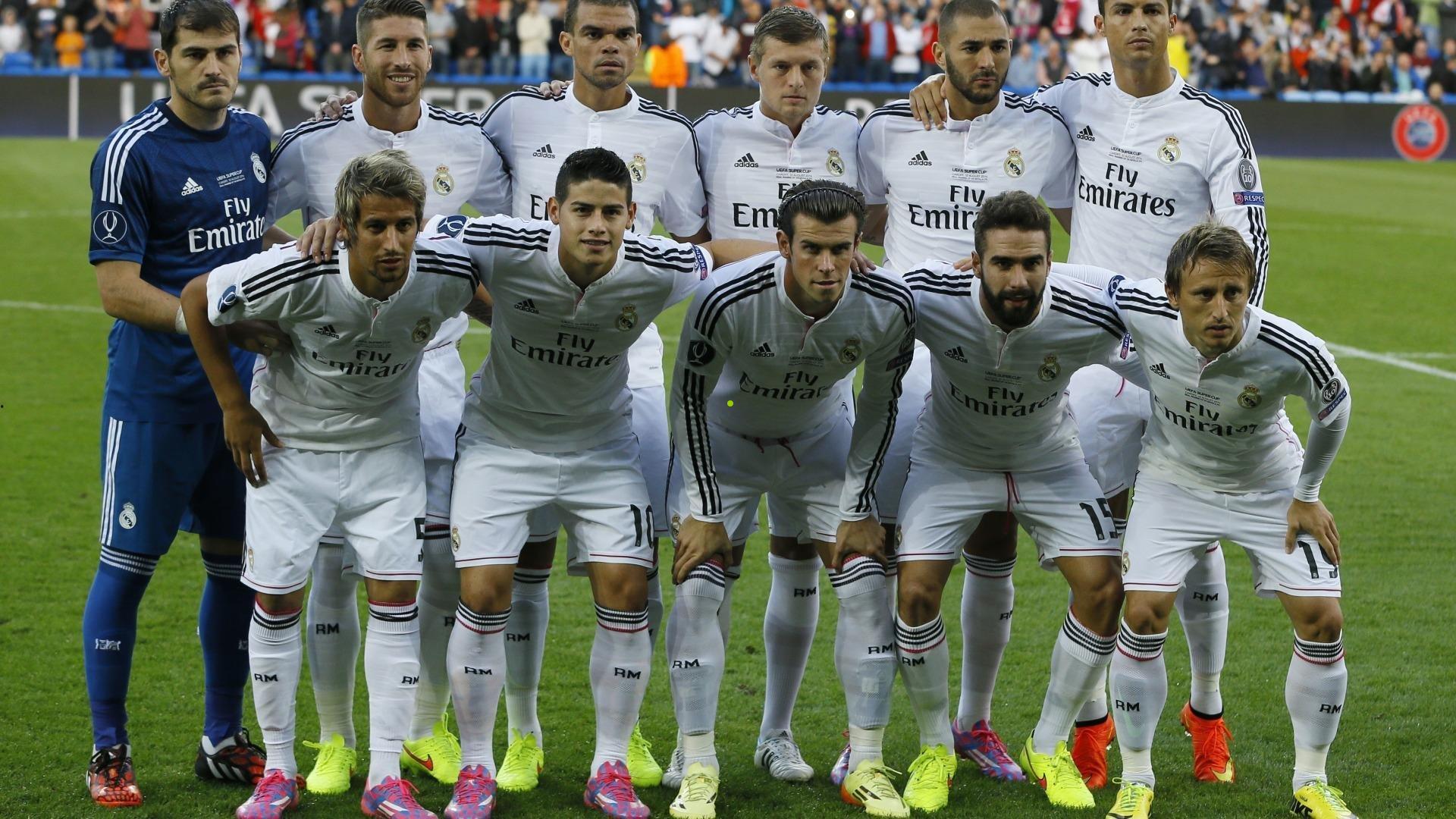 库蒂尼奥家庭温情洋溢，幼子生日宴上全家身着其职业生涯各队球衣致敬足球旅程